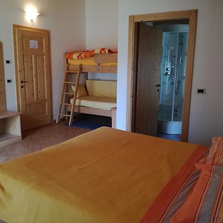 צ'מברה Agriturismo Le Cavade מראה חיצוני תמונה