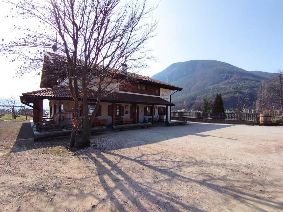 צ'מברה Agriturismo Le Cavade מראה חיצוני תמונה