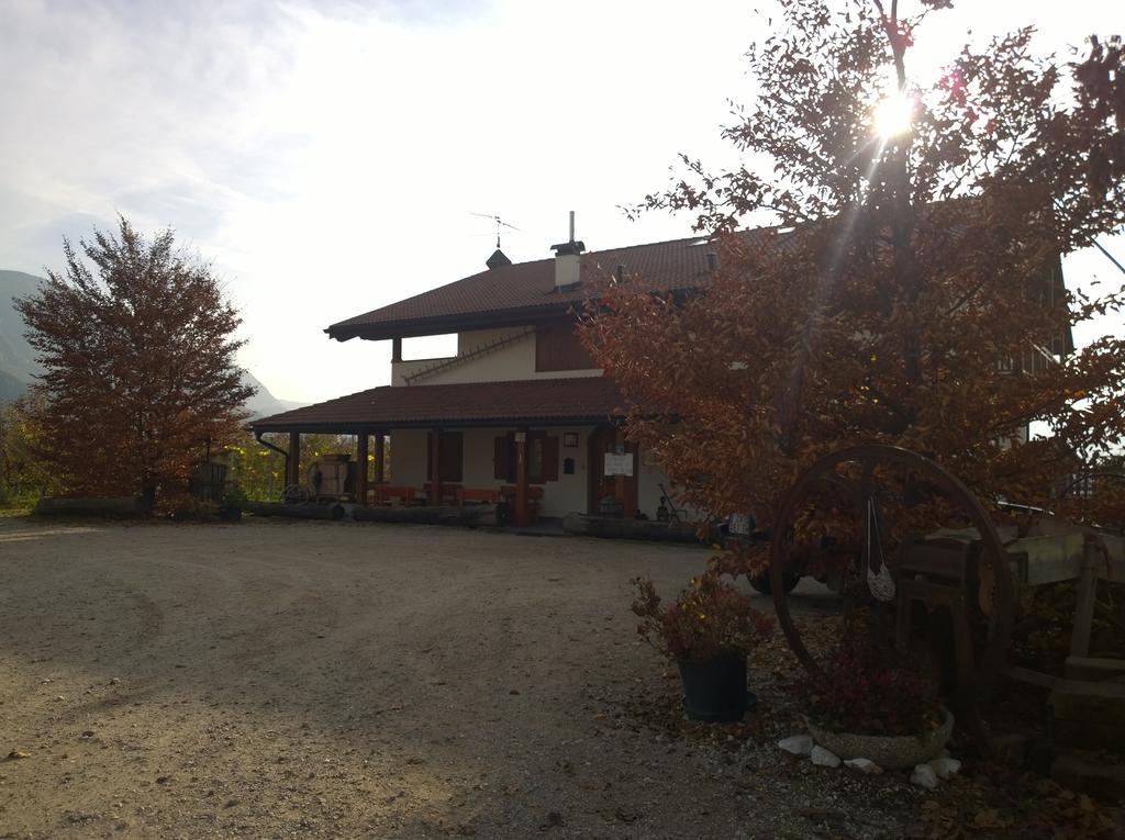 צ'מברה Agriturismo Le Cavade מראה חיצוני תמונה