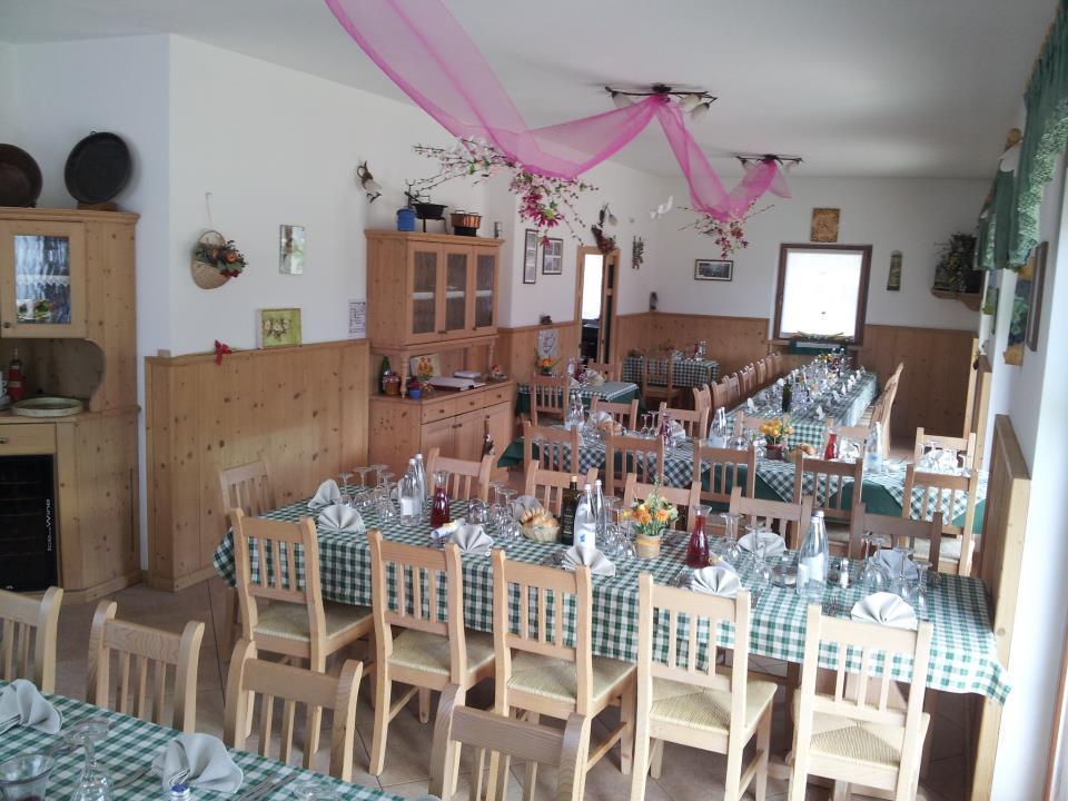 צ'מברה Agriturismo Le Cavade מראה חיצוני תמונה
