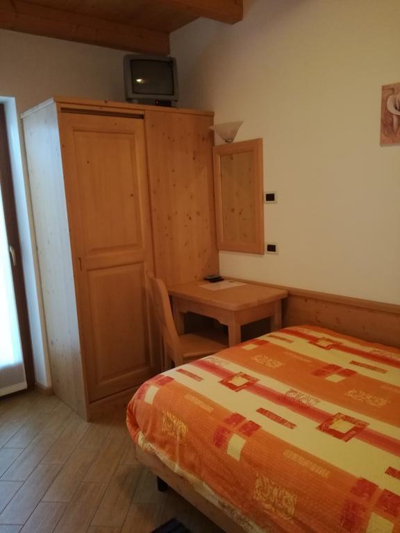 צ'מברה Agriturismo Le Cavade מראה חיצוני תמונה