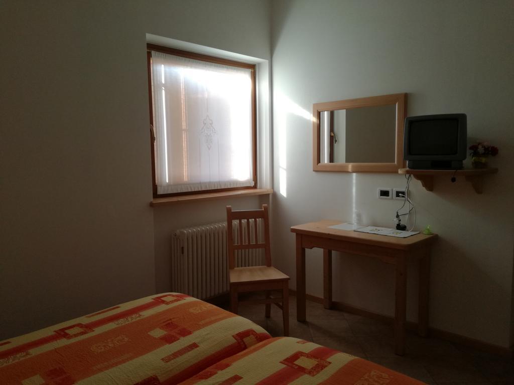 צ'מברה Agriturismo Le Cavade מראה חיצוני תמונה